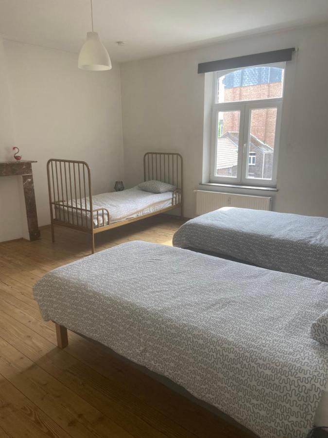 Les Gites Du Pays De Charleroi Esterno foto